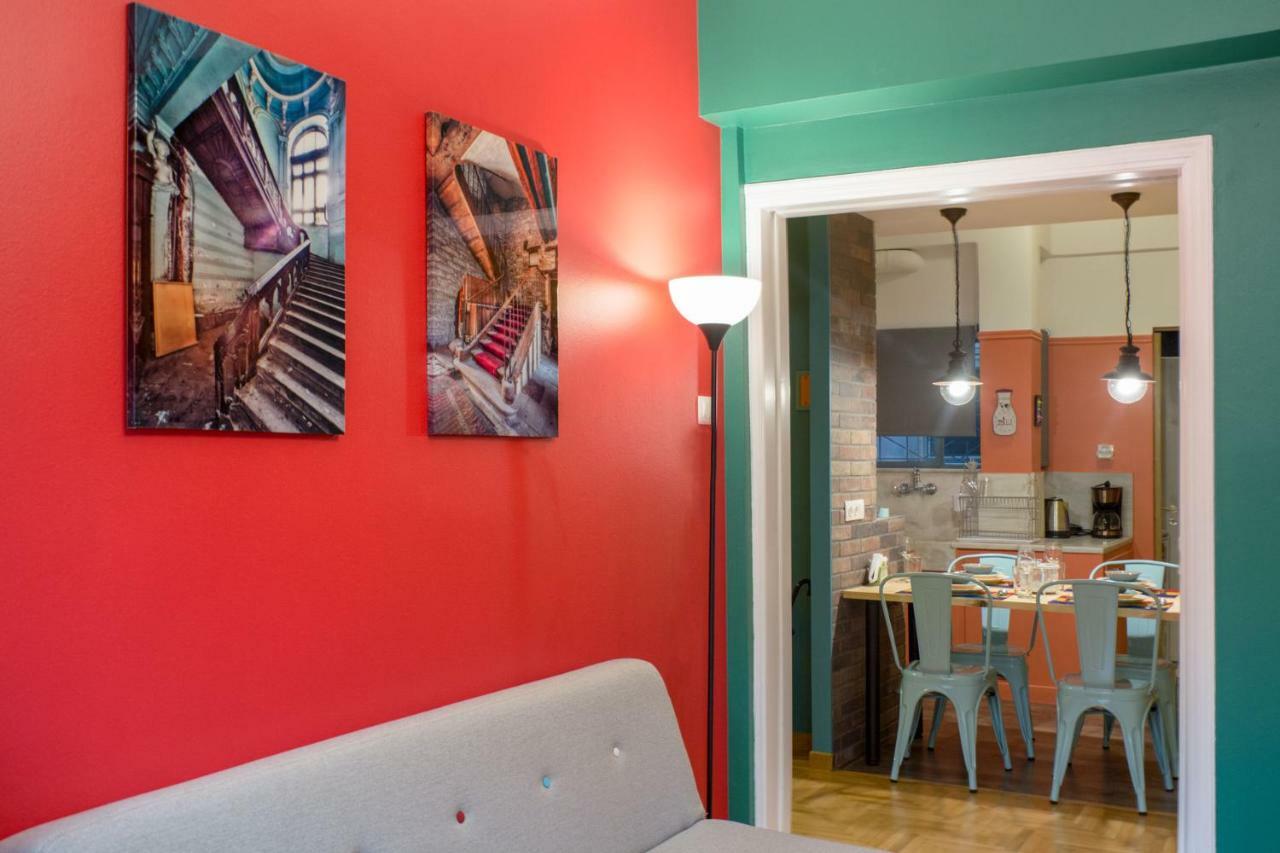 "Casa De Colores", Next To The Metro Athén Kültér fotó
