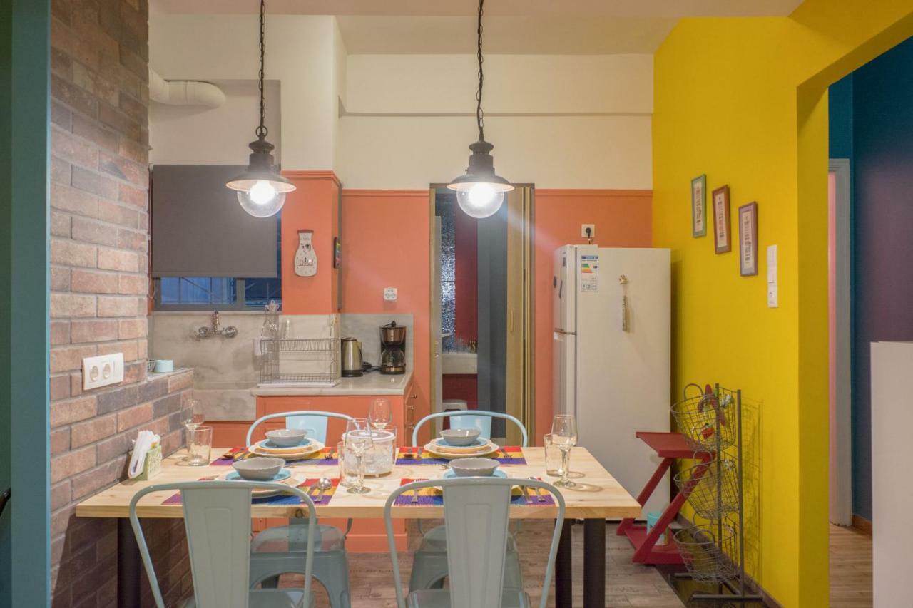 "Casa De Colores", Next To The Metro Athén Kültér fotó